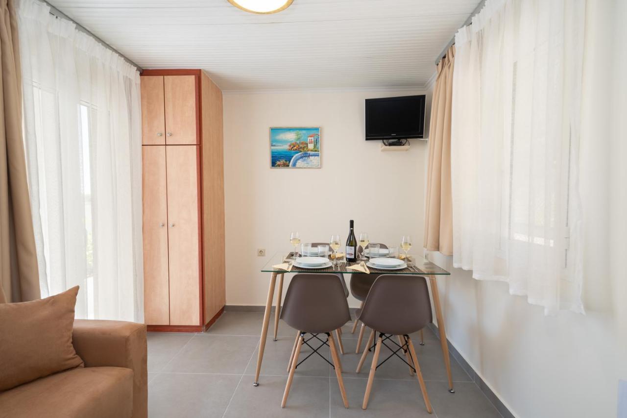 Makis Village-Apartments Agia Efimia Exteriér fotografie